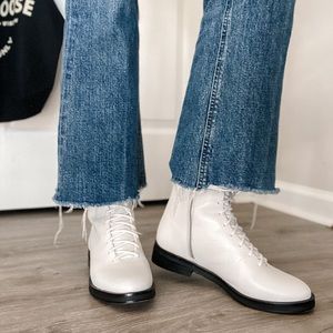 Adorable, white leather women’s boots! Size 8, barely worn. Gianni Bini.